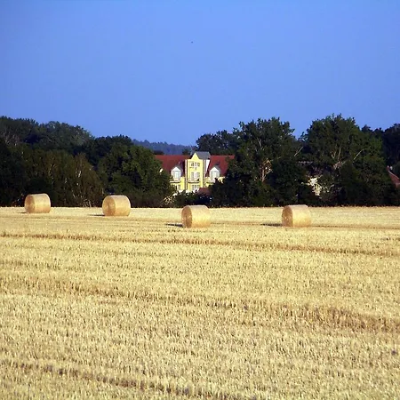 Landhotel Lowenbruch 3*