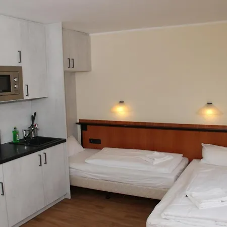 Landhotel Lowenbruch 호텔 3*