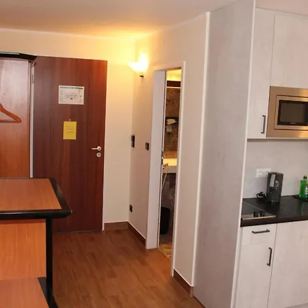 Landhotel Lowenbruch 로벤브루흐