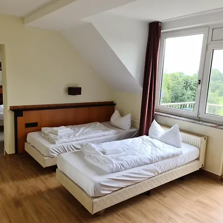 Landhotel Lowenbruch 로벤브루흐