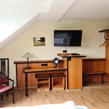 Landhotel Lowenbruch Hotel