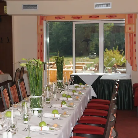 Landhotel Lowenbruch 3*