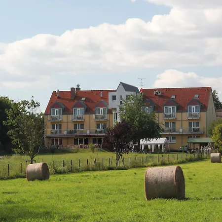 Hotel Landhotel Lowenbruch 3*