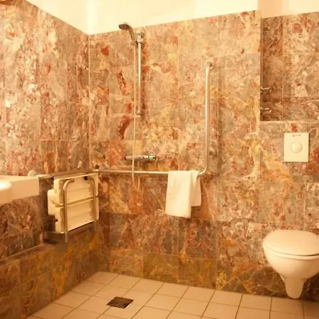 Landhotel Lowenbruch 3*