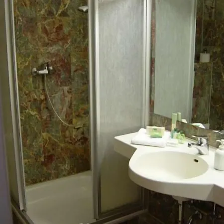 Landhotel Lowenbruch 3* 로벤브루흐