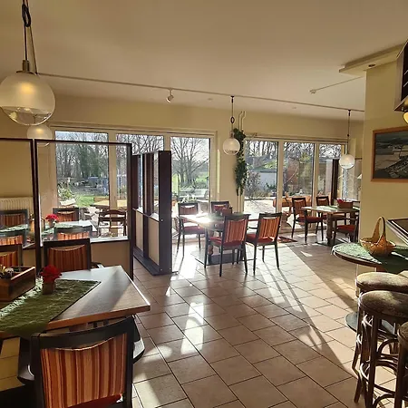 Hotel Landhotel Lowenbruch 3*