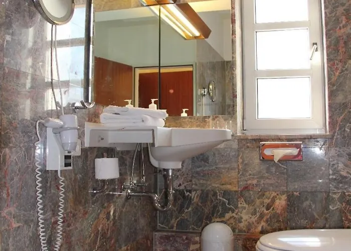 Hotell Landhotel Lowenbruch 3*