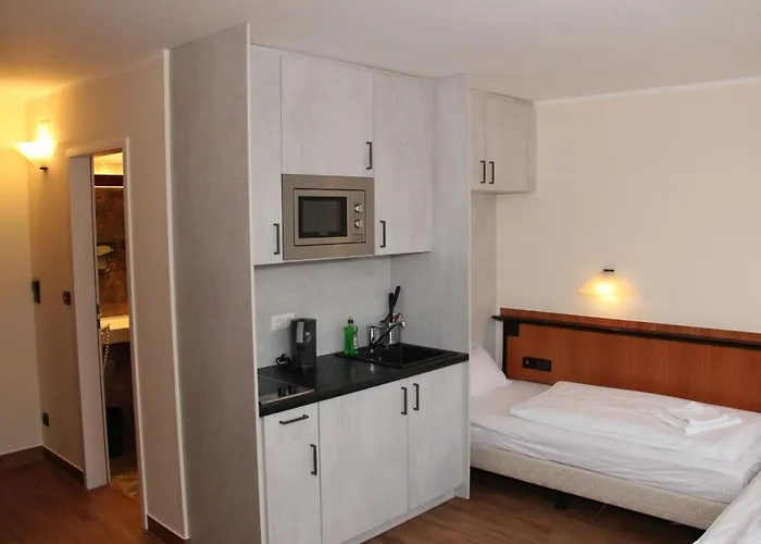 Landhotel Lowenbruch Hotell