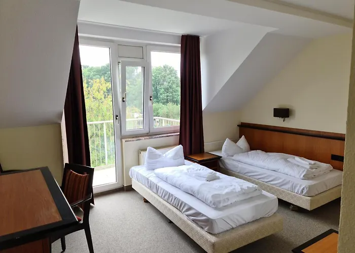 Landhotel Lowenbruch Hotell