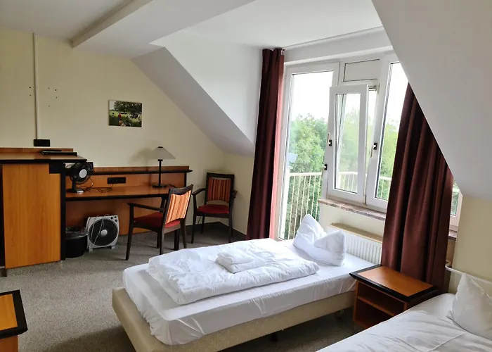 Landhotel Lowenbruch 3*