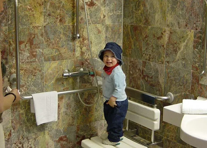 Landhotel Lowenbruch Hotell