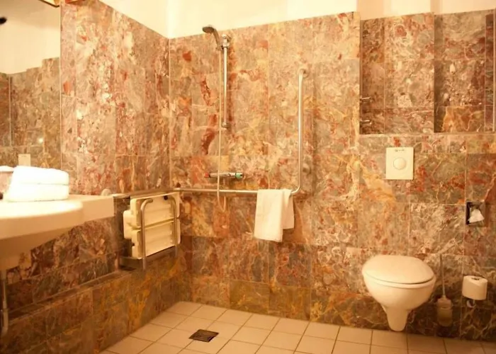 Landhotel Lowenbruch 3*