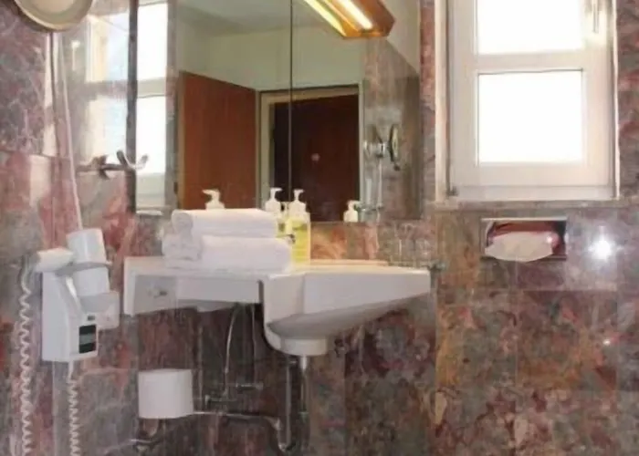 Landhotel Lowenbruch 3*